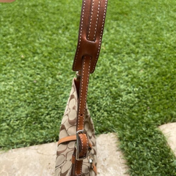 Brown Coach Shoulder Bag - Picture 2 of 8